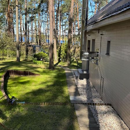 River Bank Vacation Home Jūrkalne Kültér fotó