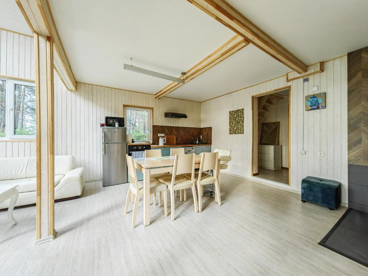 River Bank Vacation Home Jūrkalne Kültér fotó
