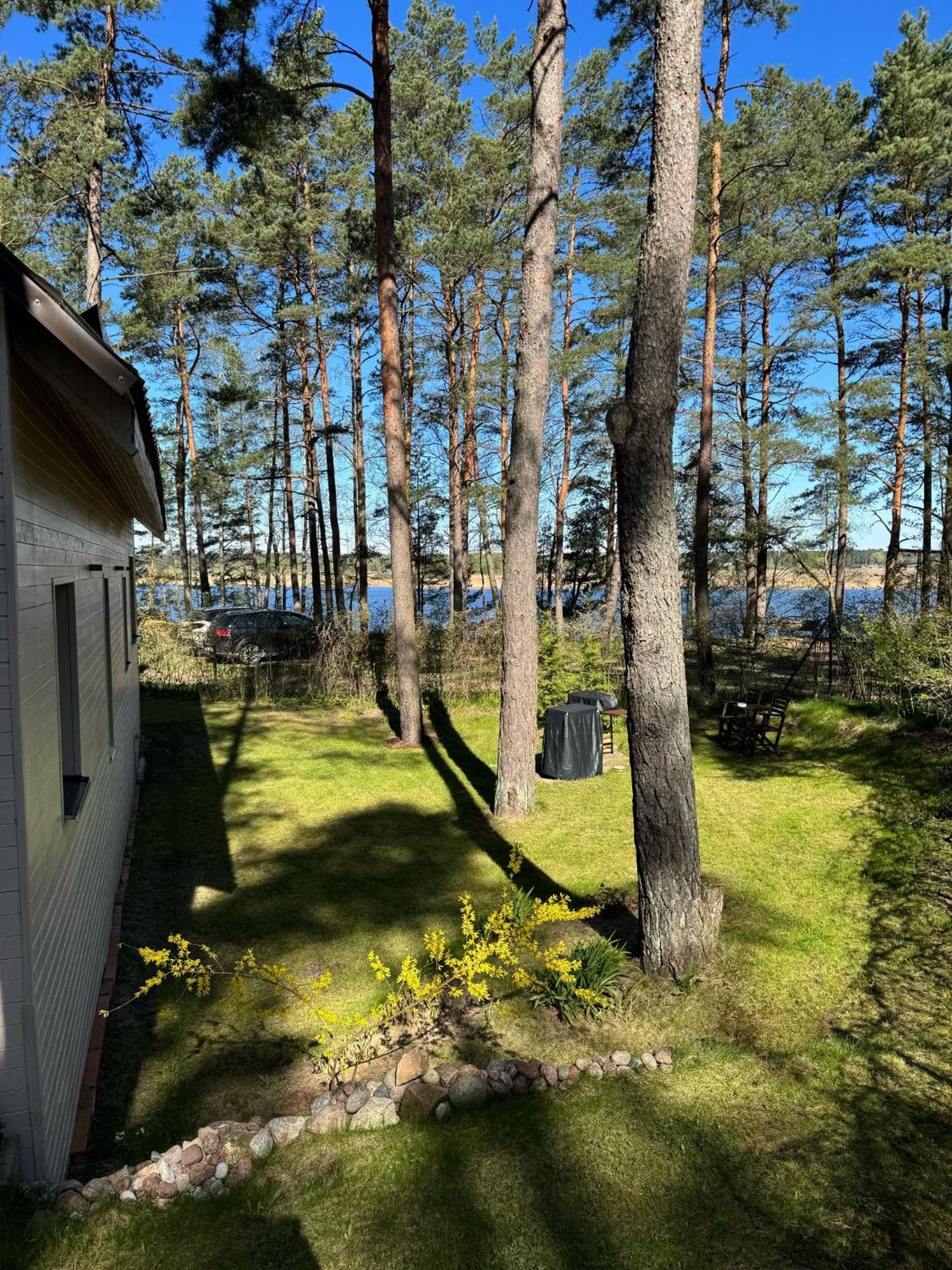 River Bank Vacation Home Jūrkalne Kültér fotó